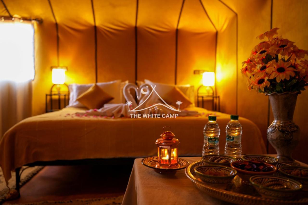 The White Camp - Your Merzouga Luxury Desert Camp & Erg Chebbi Dunes Camel Riding Ngoại thất bức ảnh