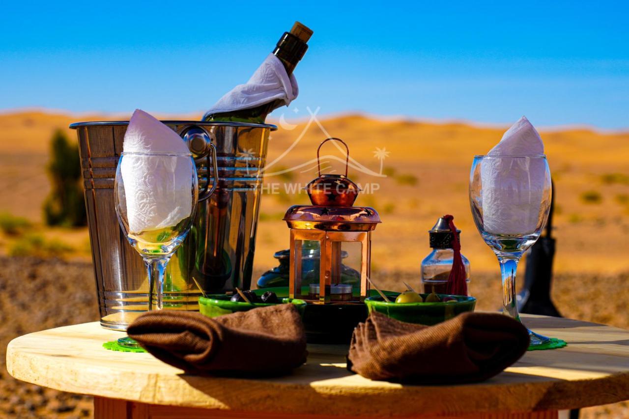 The White Camp - Your Merzouga Luxury Desert Camp & Erg Chebbi Dunes Camel Riding Ngoại thất bức ảnh