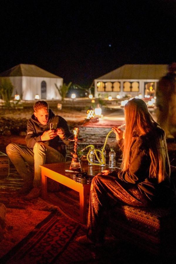 The White Camp - Your Merzouga Luxury Desert Camp & Erg Chebbi Dunes Camel Riding Ngoại thất bức ảnh