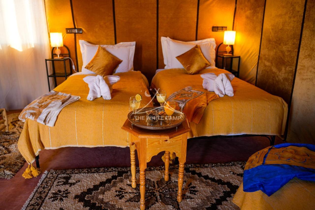 The White Camp - Your Merzouga Luxury Desert Camp & Erg Chebbi Dunes Camel Riding Ngoại thất bức ảnh