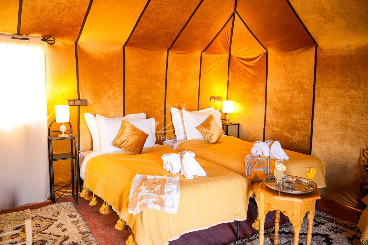 The White Camp - Your Merzouga Luxury Desert Camp & Erg Chebbi Dunes Camel Riding Ngoại thất bức ảnh