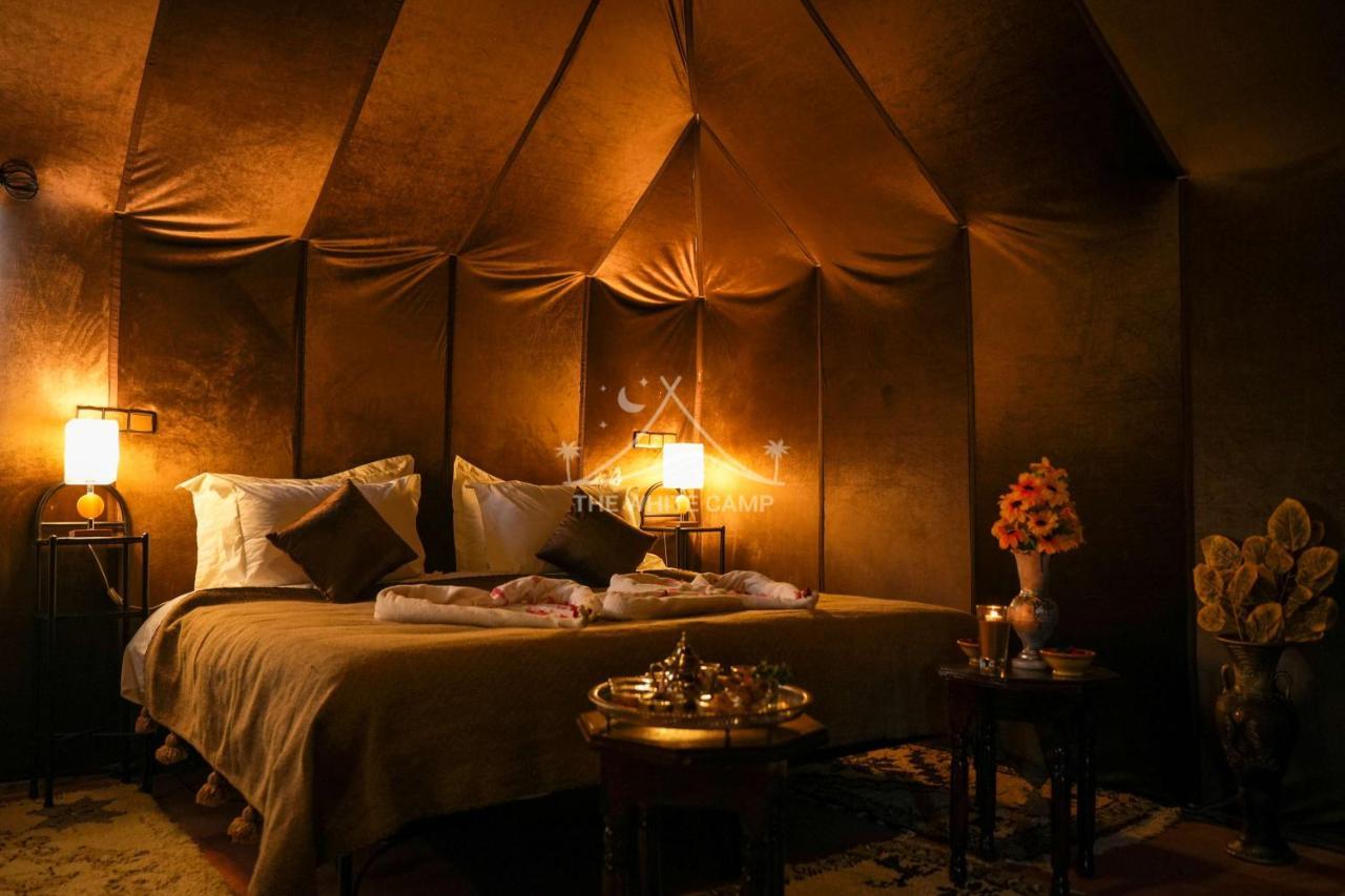 The White Camp - Your Merzouga Luxury Desert Camp & Erg Chebbi Dunes Camel Riding Ngoại thất bức ảnh
