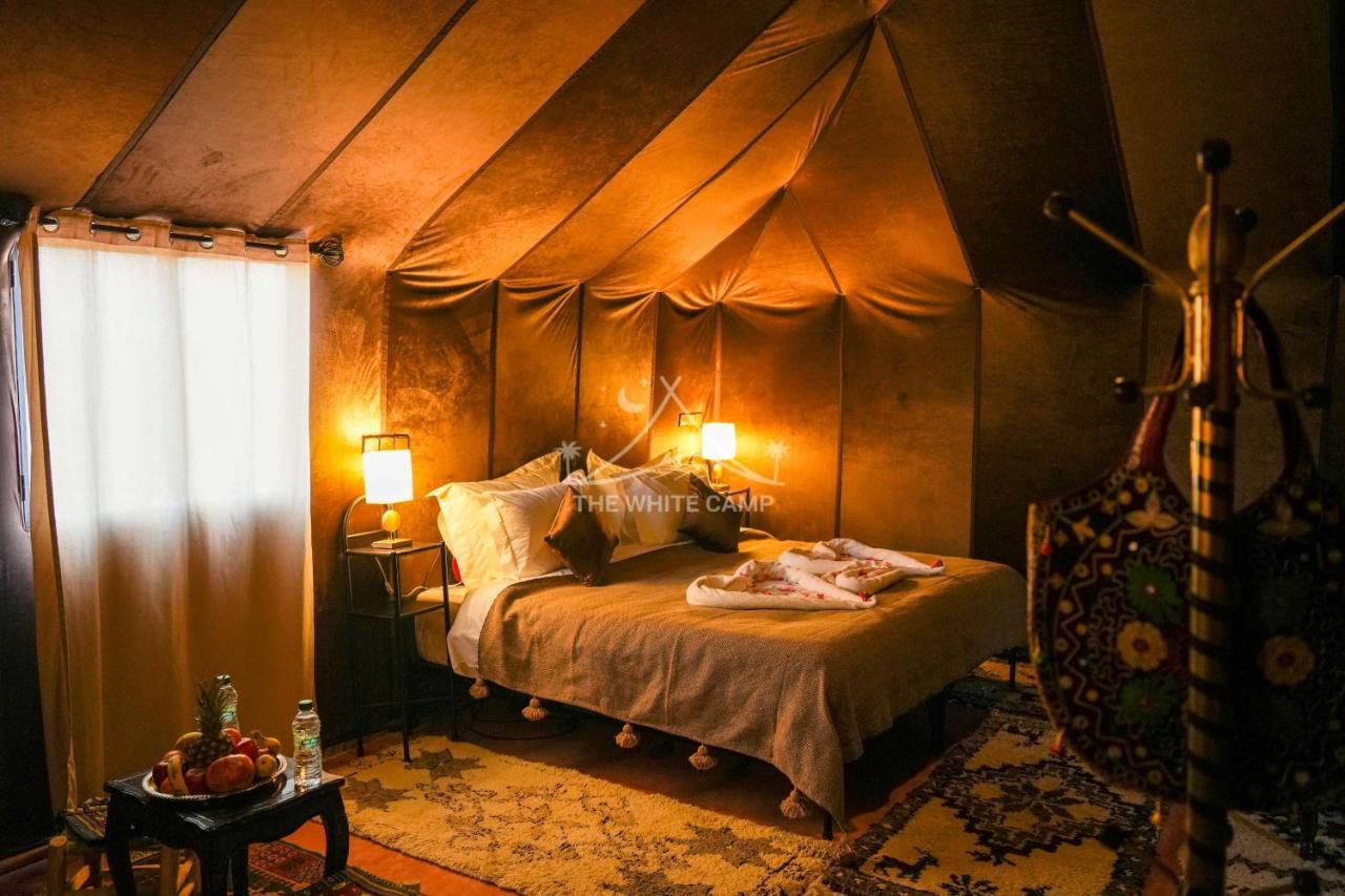 The White Camp - Your Merzouga Luxury Desert Camp & Erg Chebbi Dunes Camel Riding Ngoại thất bức ảnh