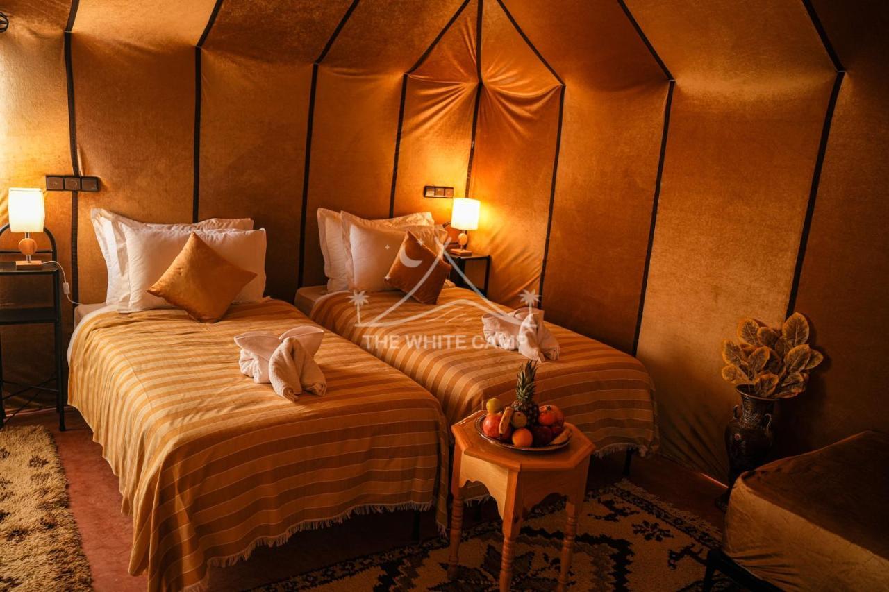 The White Camp - Your Merzouga Luxury Desert Camp & Erg Chebbi Dunes Camel Riding Ngoại thất bức ảnh