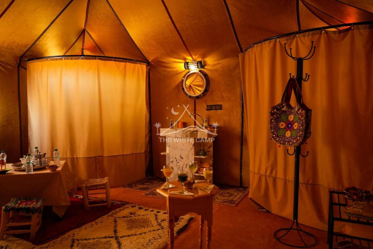 The White Camp - Your Merzouga Luxury Desert Camp & Erg Chebbi Dunes Camel Riding Ngoại thất bức ảnh