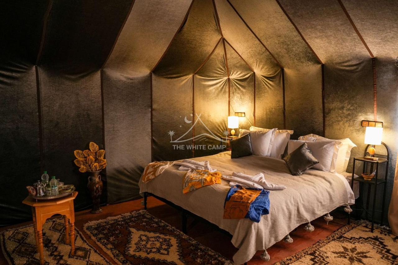 The White Camp - Your Merzouga Luxury Desert Camp & Erg Chebbi Dunes Camel Riding Ngoại thất bức ảnh