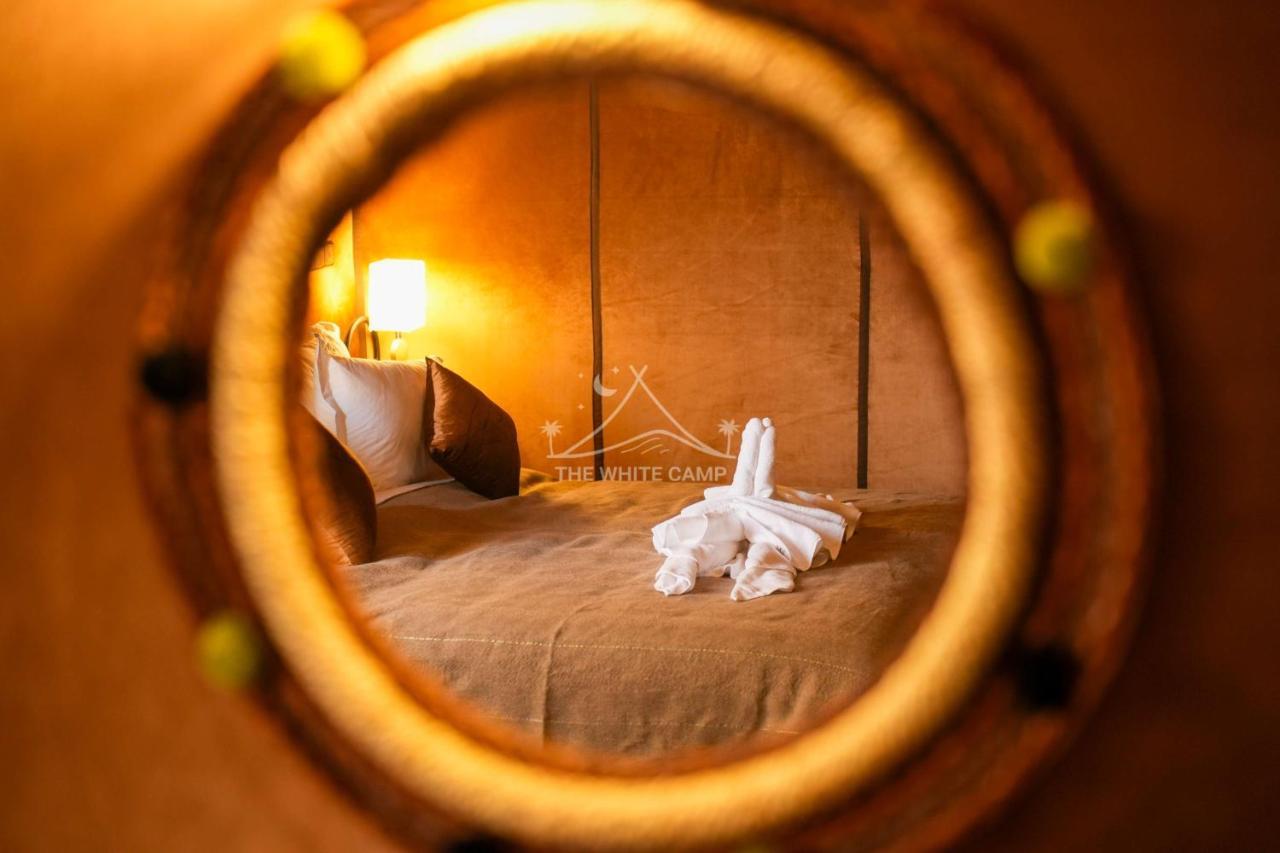 The White Camp - Your Merzouga Luxury Desert Camp & Erg Chebbi Dunes Camel Riding Ngoại thất bức ảnh