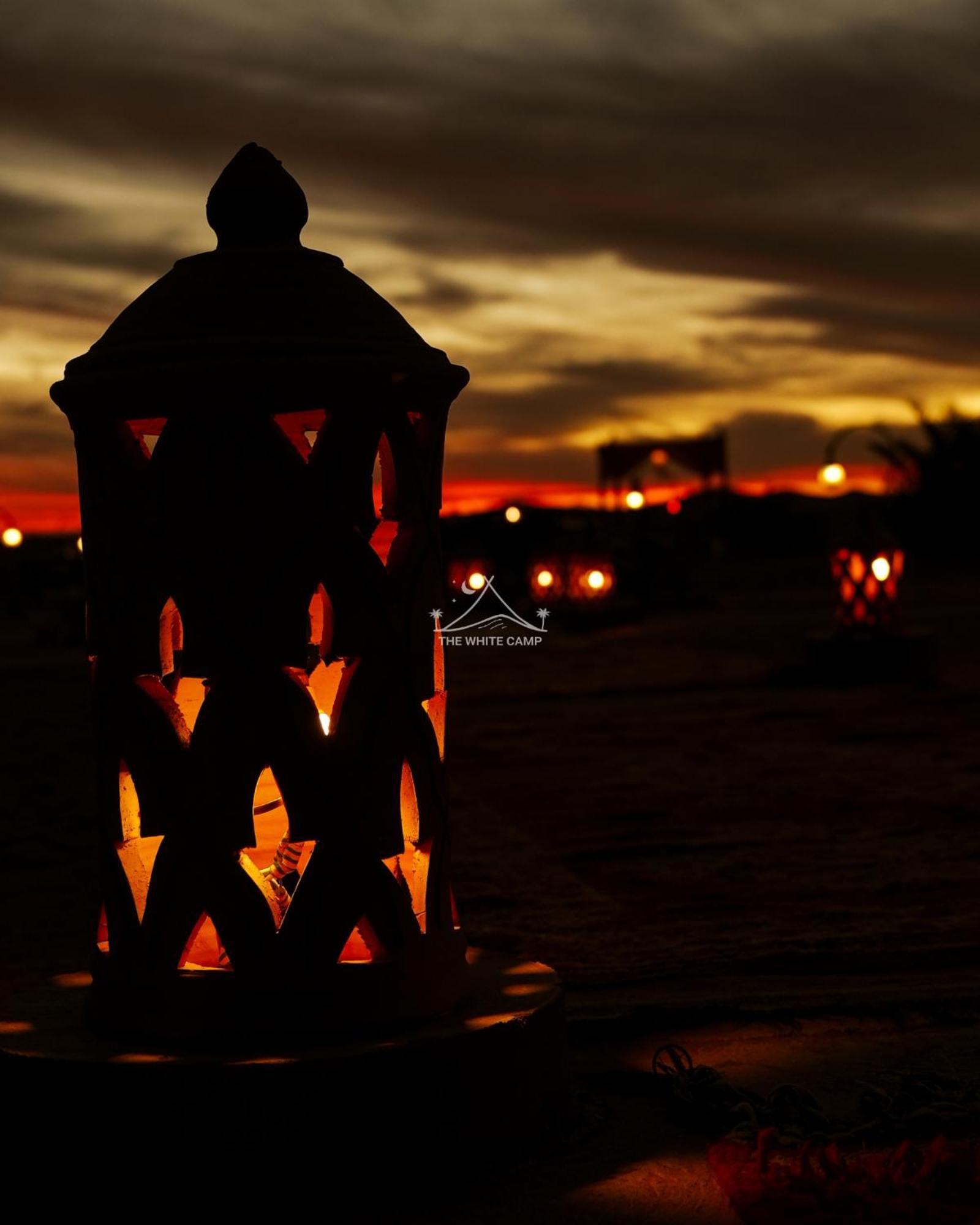 The White Camp - Your Merzouga Luxury Desert Camp & Erg Chebbi Dunes Camel Riding Ngoại thất bức ảnh