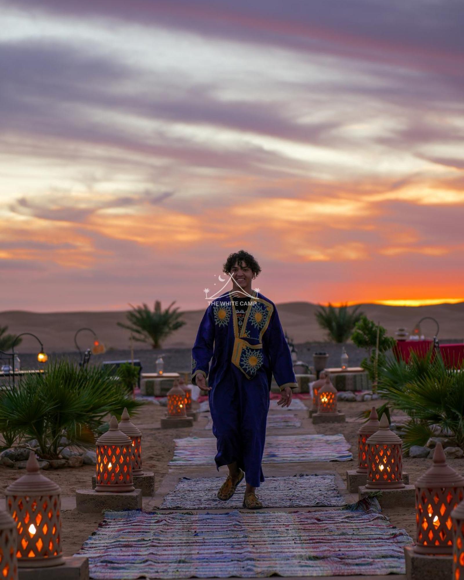 The White Camp - Your Merzouga Luxury Desert Camp & Erg Chebbi Dunes Camel Riding Ngoại thất bức ảnh