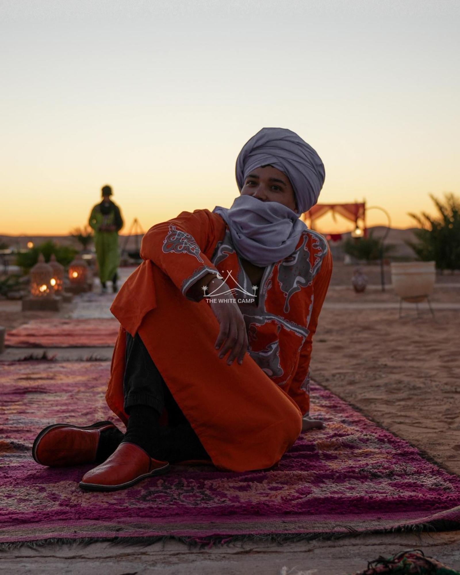 The White Camp - Your Merzouga Luxury Desert Camp & Erg Chebbi Dunes Camel Riding Ngoại thất bức ảnh