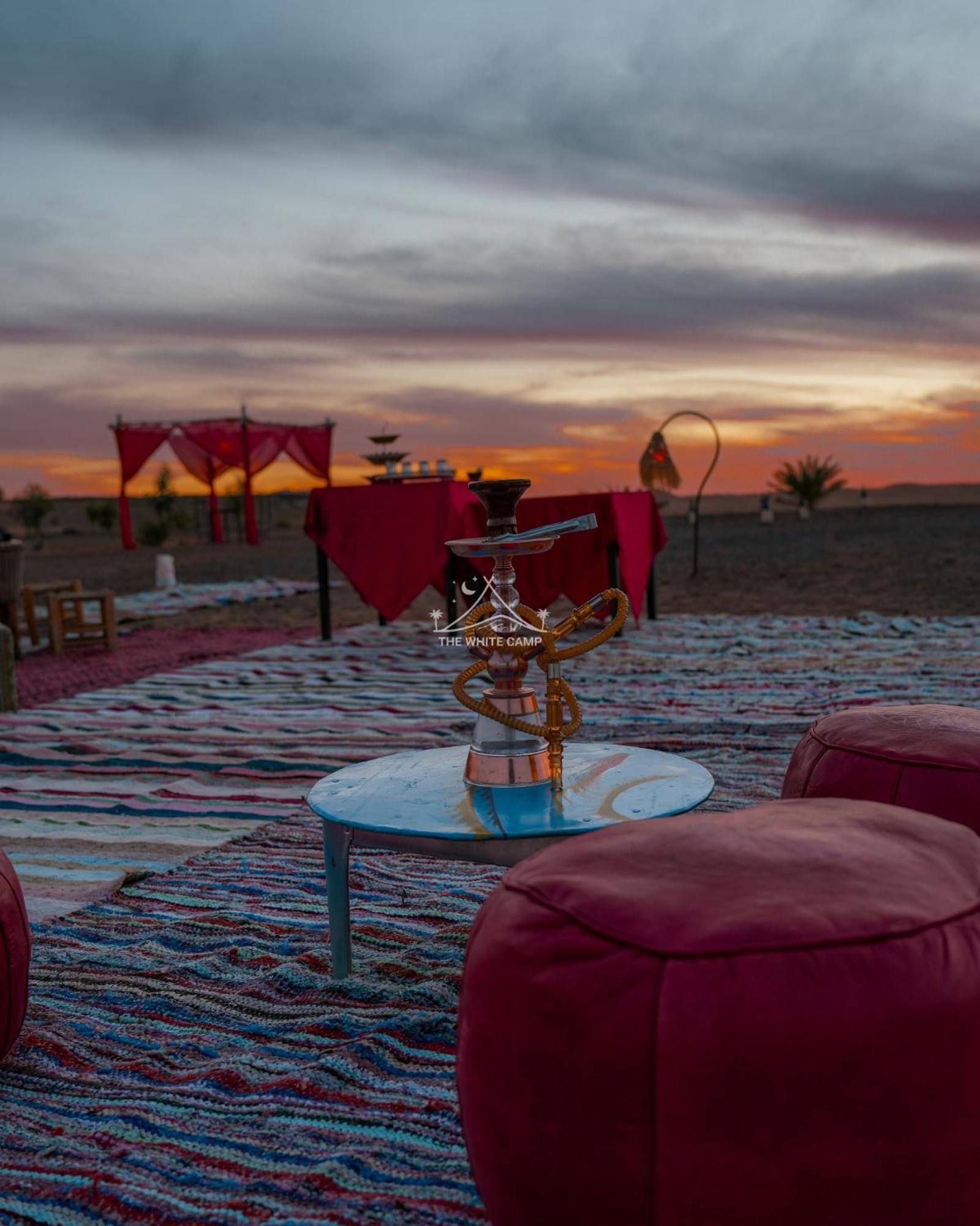 The White Camp - Your Merzouga Luxury Desert Camp & Erg Chebbi Dunes Camel Riding Ngoại thất bức ảnh