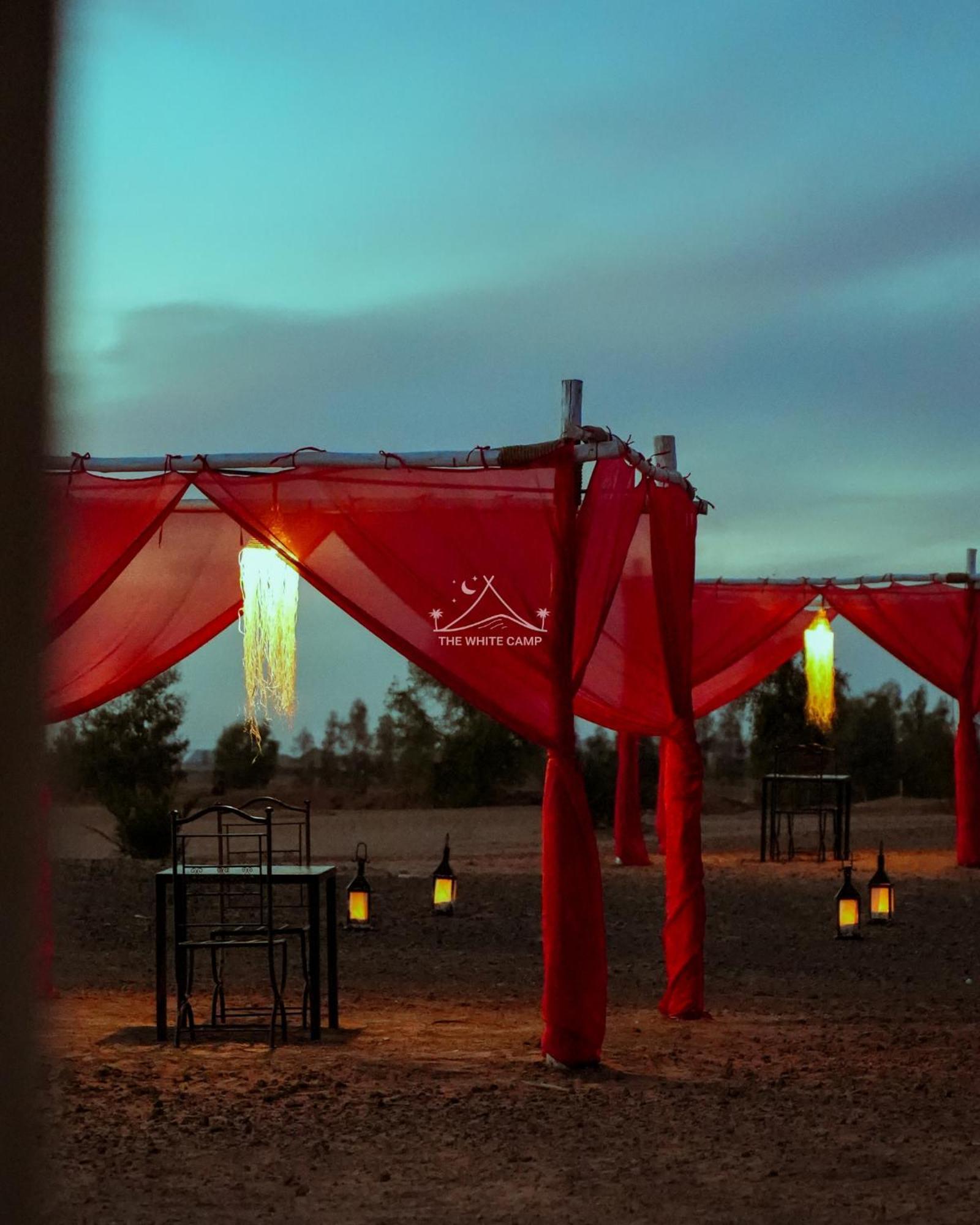 The White Camp - Your Merzouga Luxury Desert Camp & Erg Chebbi Dunes Camel Riding Ngoại thất bức ảnh